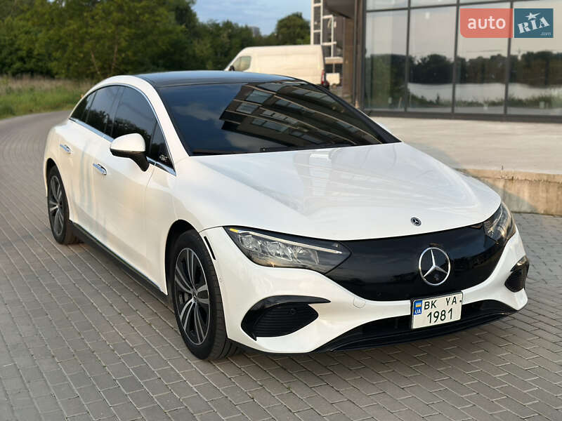 Седан Mercedes-Benz EQE 2022 в Ровно