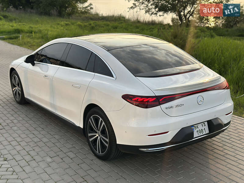 Седан Mercedes-Benz EQE 2022 в Ровно