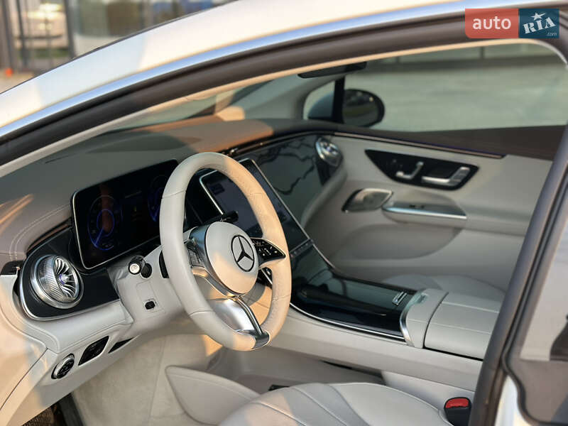 Седан Mercedes-Benz EQE 2022 в Ровно
