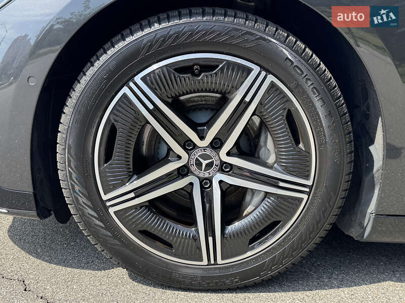 Седан Mercedes-Benz EQE 2023 в Києві