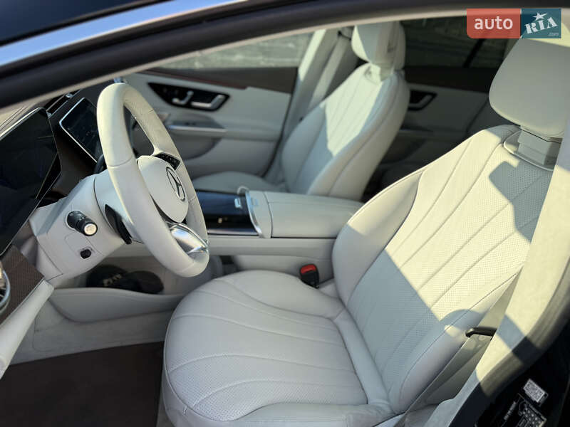Седан Mercedes-Benz EQE 2022 в Києві