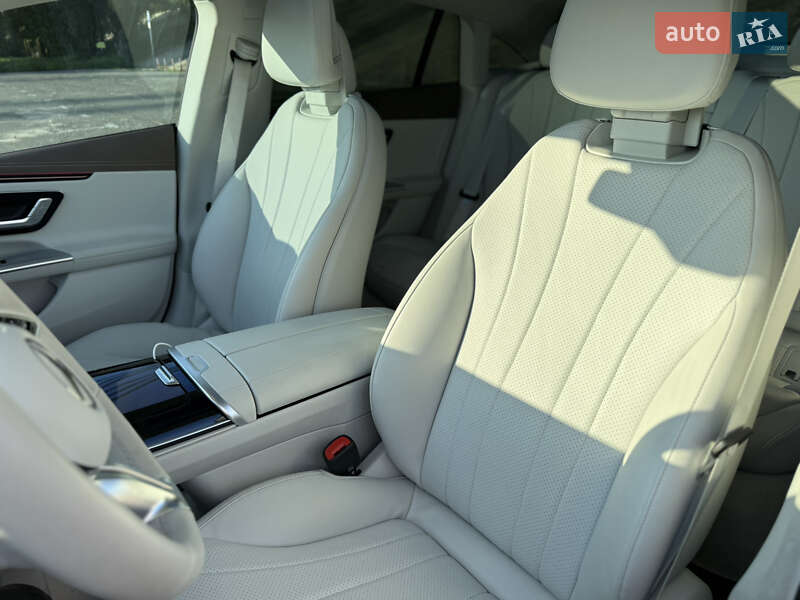 Седан Mercedes-Benz EQE 2022 в Києві