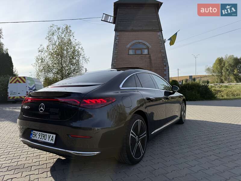 Седан Mercedes-Benz EQE 2022 в Ровно