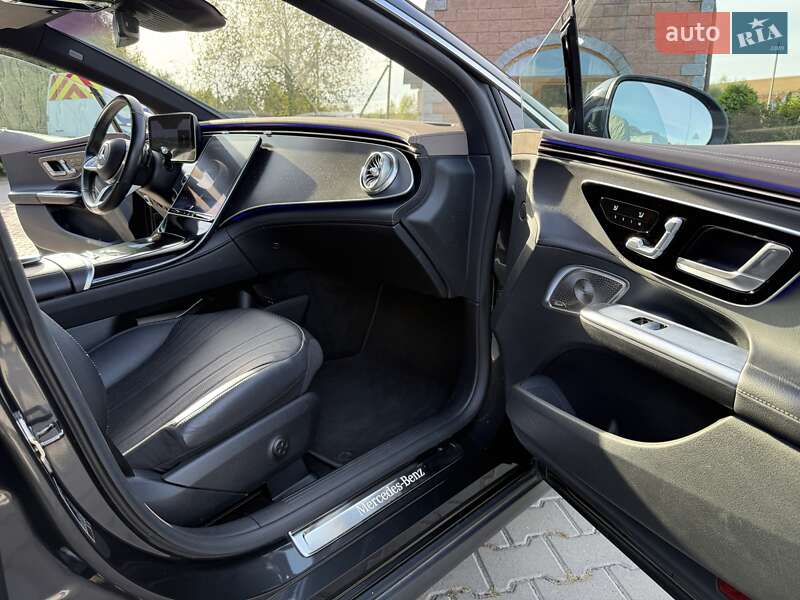 Седан Mercedes-Benz EQE 2022 в Ровно