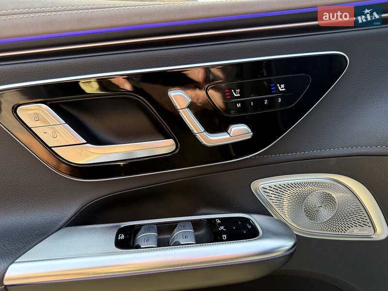 Седан Mercedes-Benz EQE 2022 в Ровно