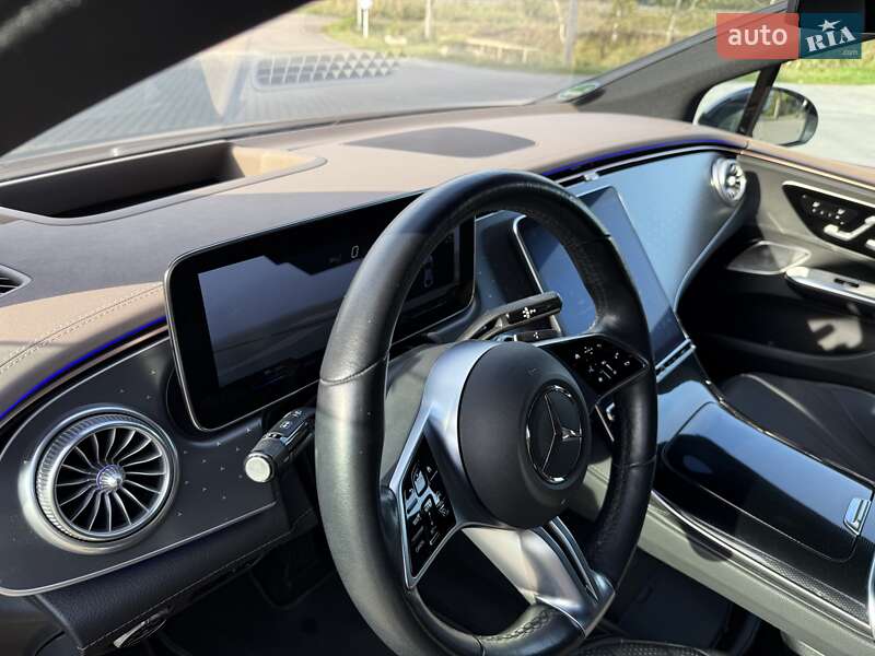Седан Mercedes-Benz EQE 2022 в Ровно
