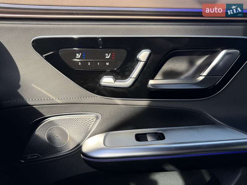 Седан Mercedes-Benz EQE 2022 в Ровно