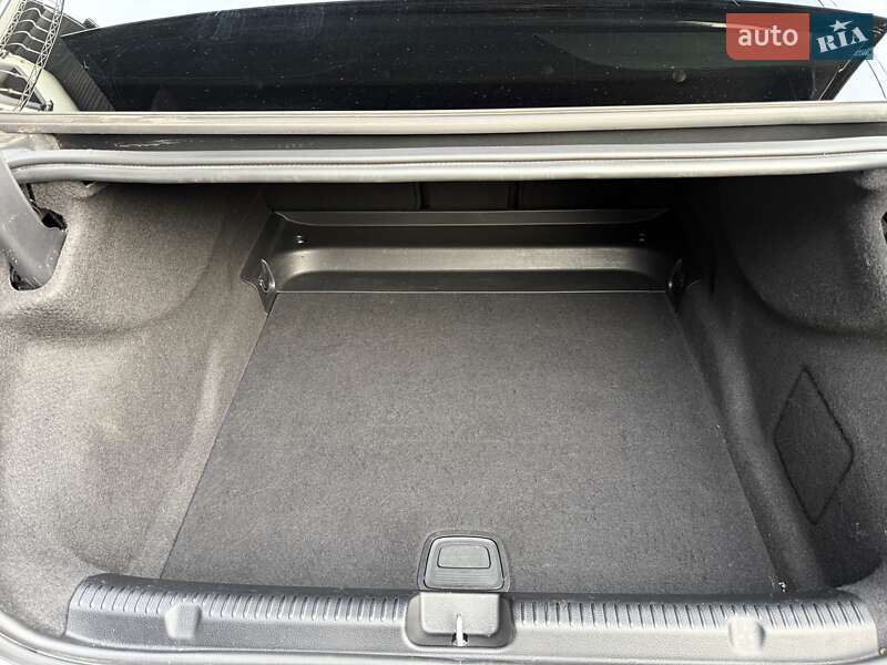 Седан Mercedes-Benz EQE 2022 в Ровно