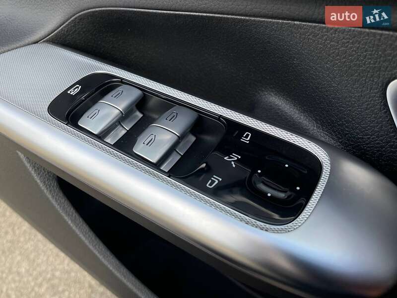 Седан Mercedes-Benz EQE 2022 в Киеве