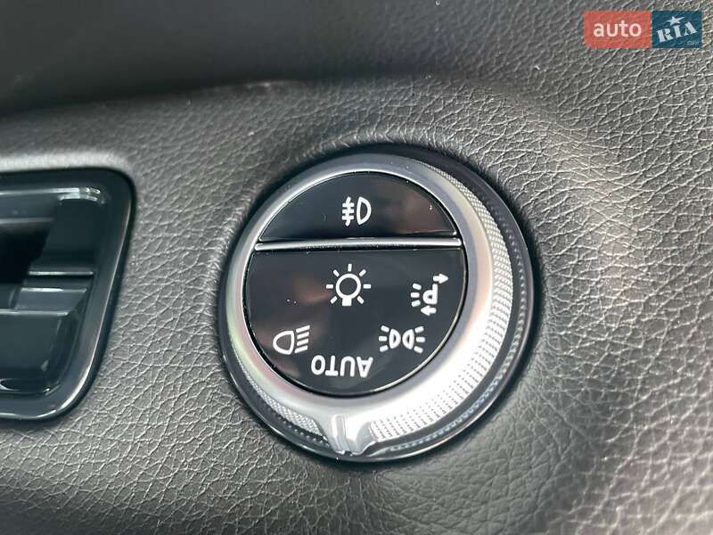 Седан Mercedes-Benz EQE 2022 в Киеве