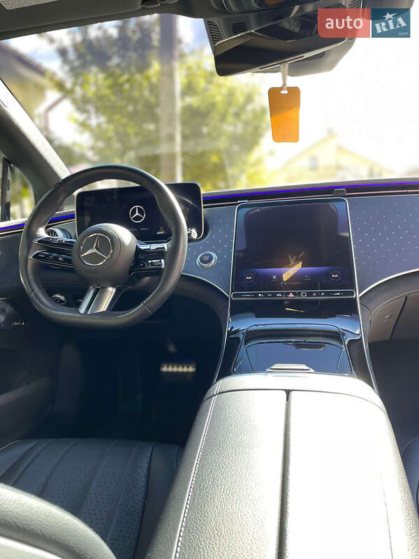 Седан Mercedes-Benz EQE 2023 в Львові