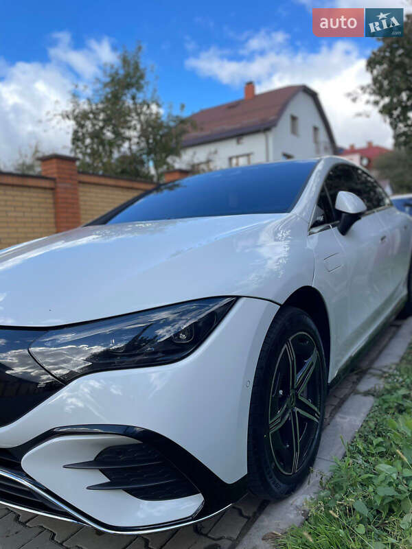 Седан Mercedes-Benz EQE 2023 в Львові