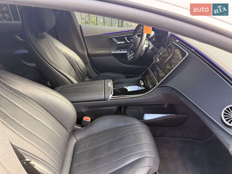 Седан Mercedes-Benz EQE 2023 в Львові