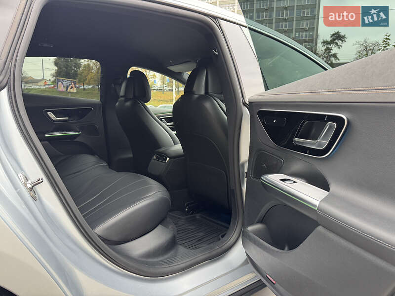 Седан Mercedes-Benz EQE 2022 в Киеве фото 29 Седан Mercedes-Benz EQE 2022 в Киеве