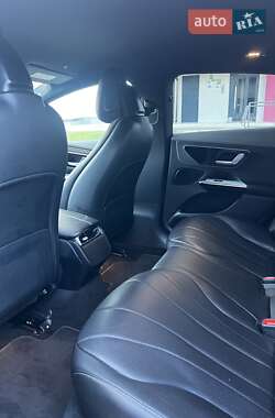 Седан Mercedes-Benz EQE 2022 в 