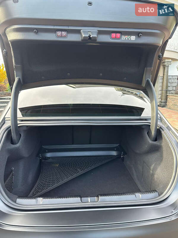 Седан Mercedes-Benz EQE 2023 в Киеве