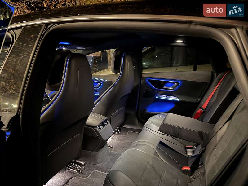 Седан Mercedes-Benz EQE 2023 в Новомосковске