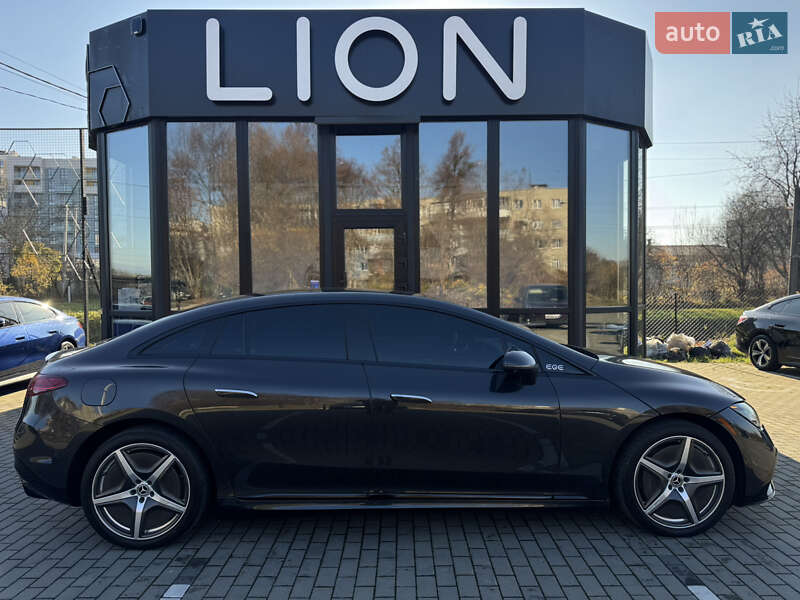 Седан Mercedes-Benz EQE 2022 в Львове