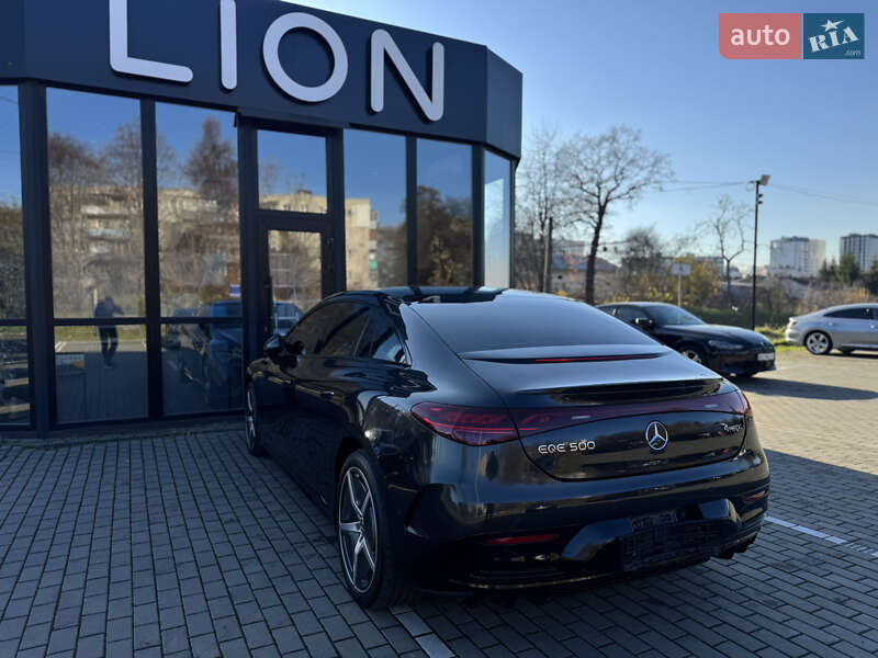 Седан Mercedes-Benz EQE 2022 в Львове