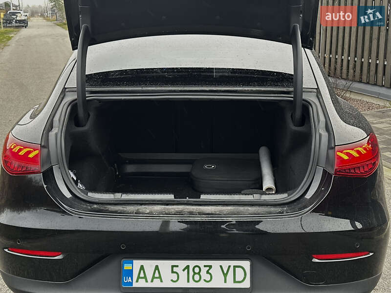 Седан Mercedes-Benz EQE 2023 в Киеве