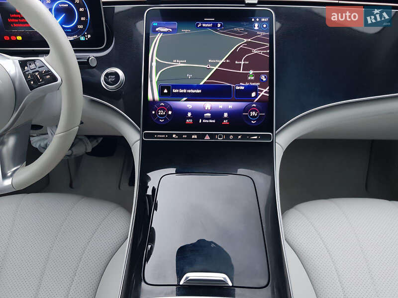 Седан Mercedes-Benz EQE 2023 в Львове