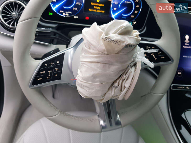 Седан Mercedes-Benz EQE 2023 в Львове