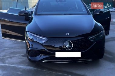 Седан Mercedes-Benz EQE 2024 в Смизі