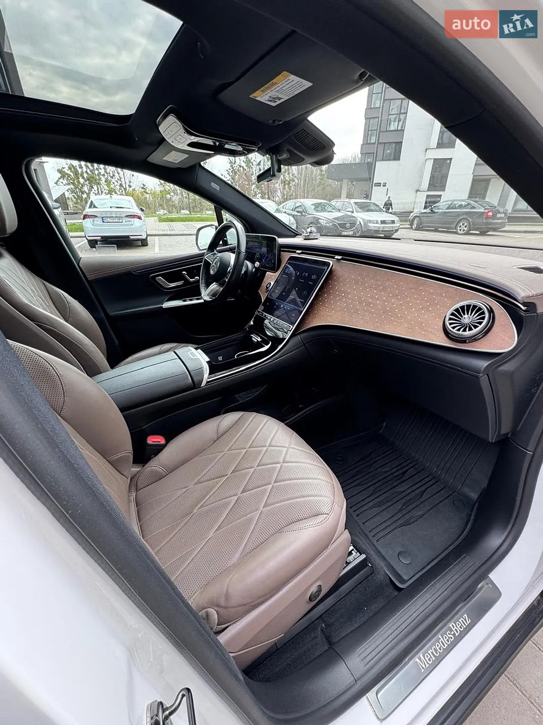 2023 Mercedes-Benz EQE - мініатюра 21