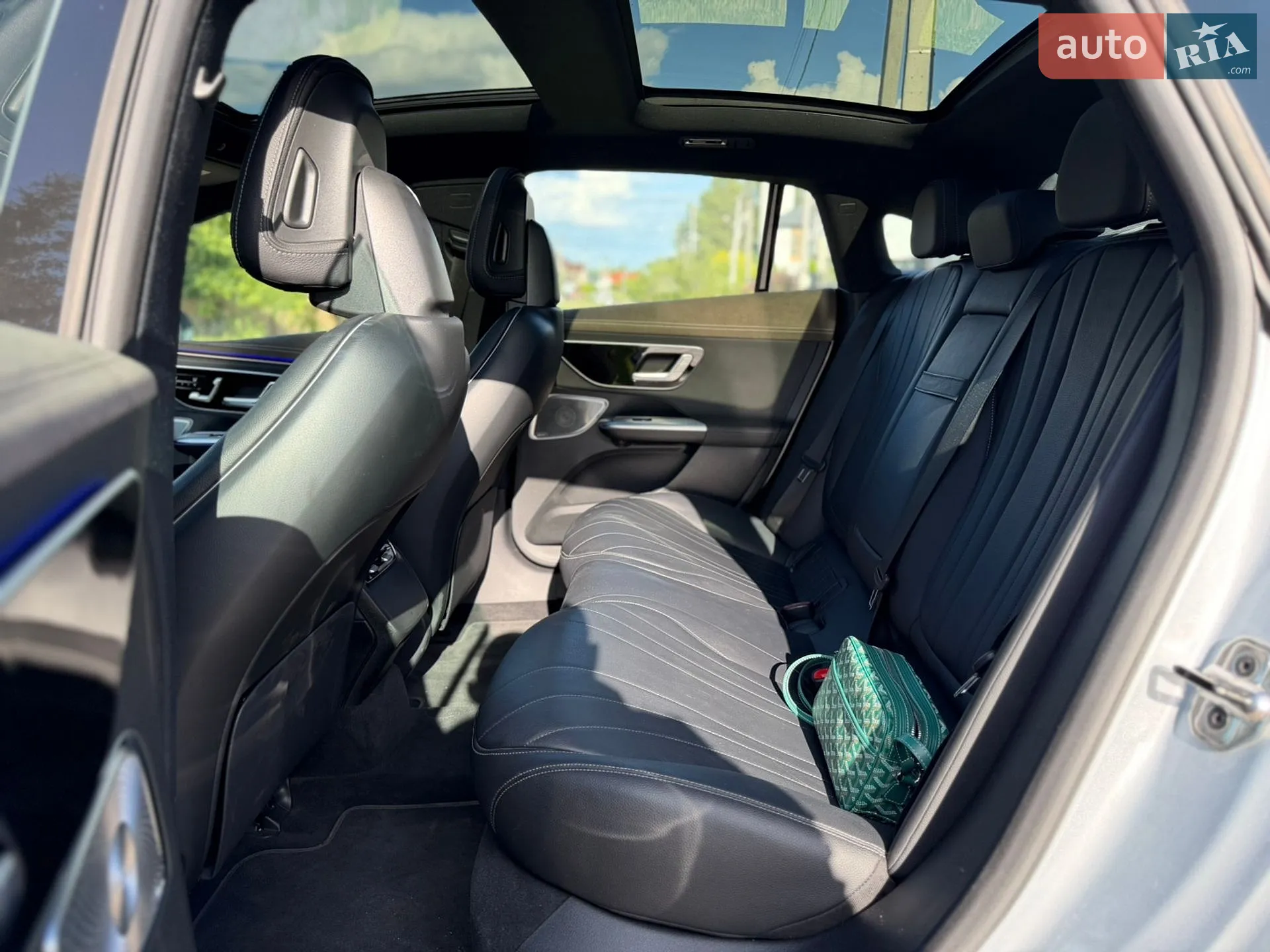 2022 Mercedes-Benz EQE - мініатюра 29