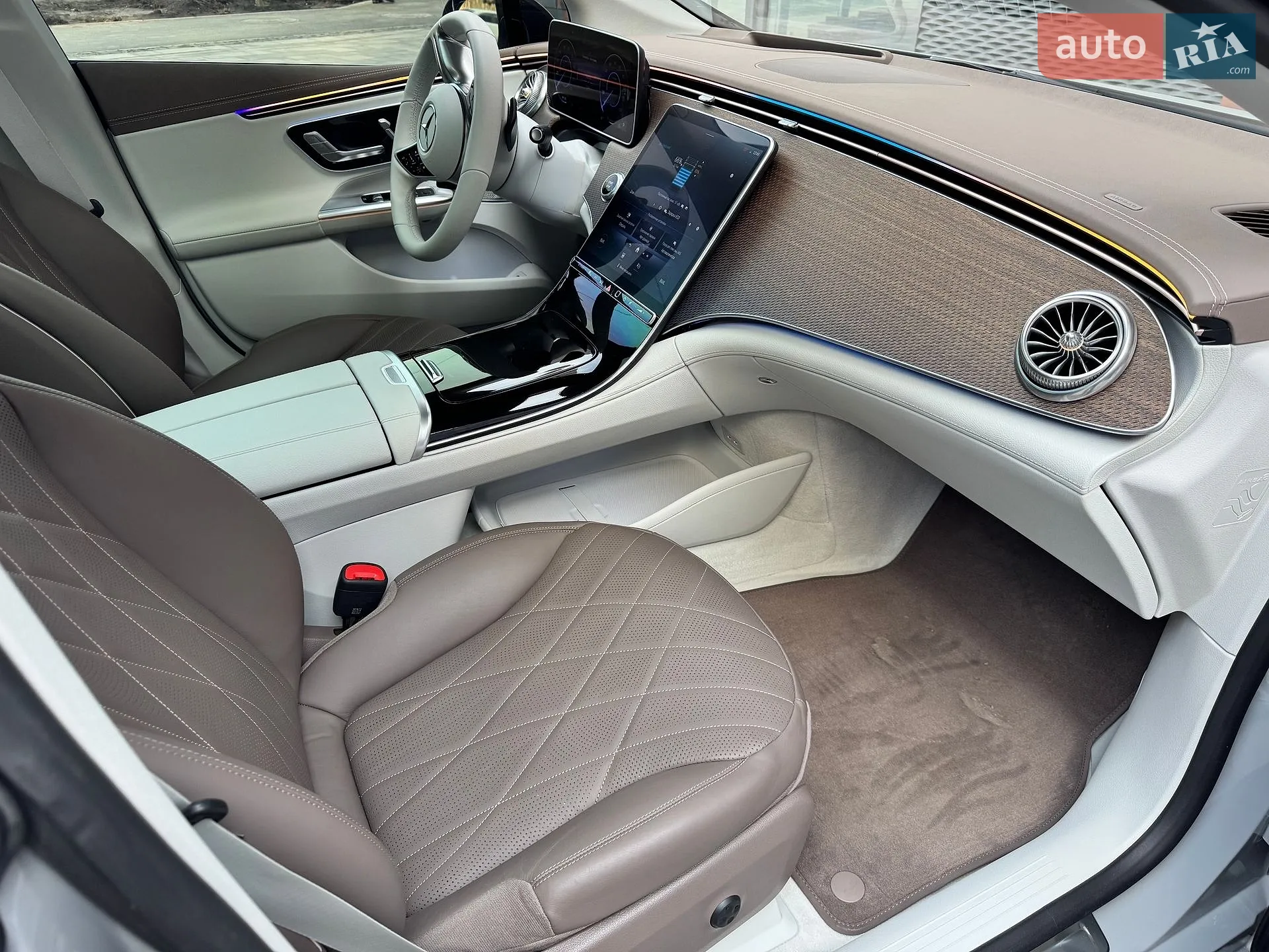 2022 Mercedes-Benz EQE - мініатюра 13
