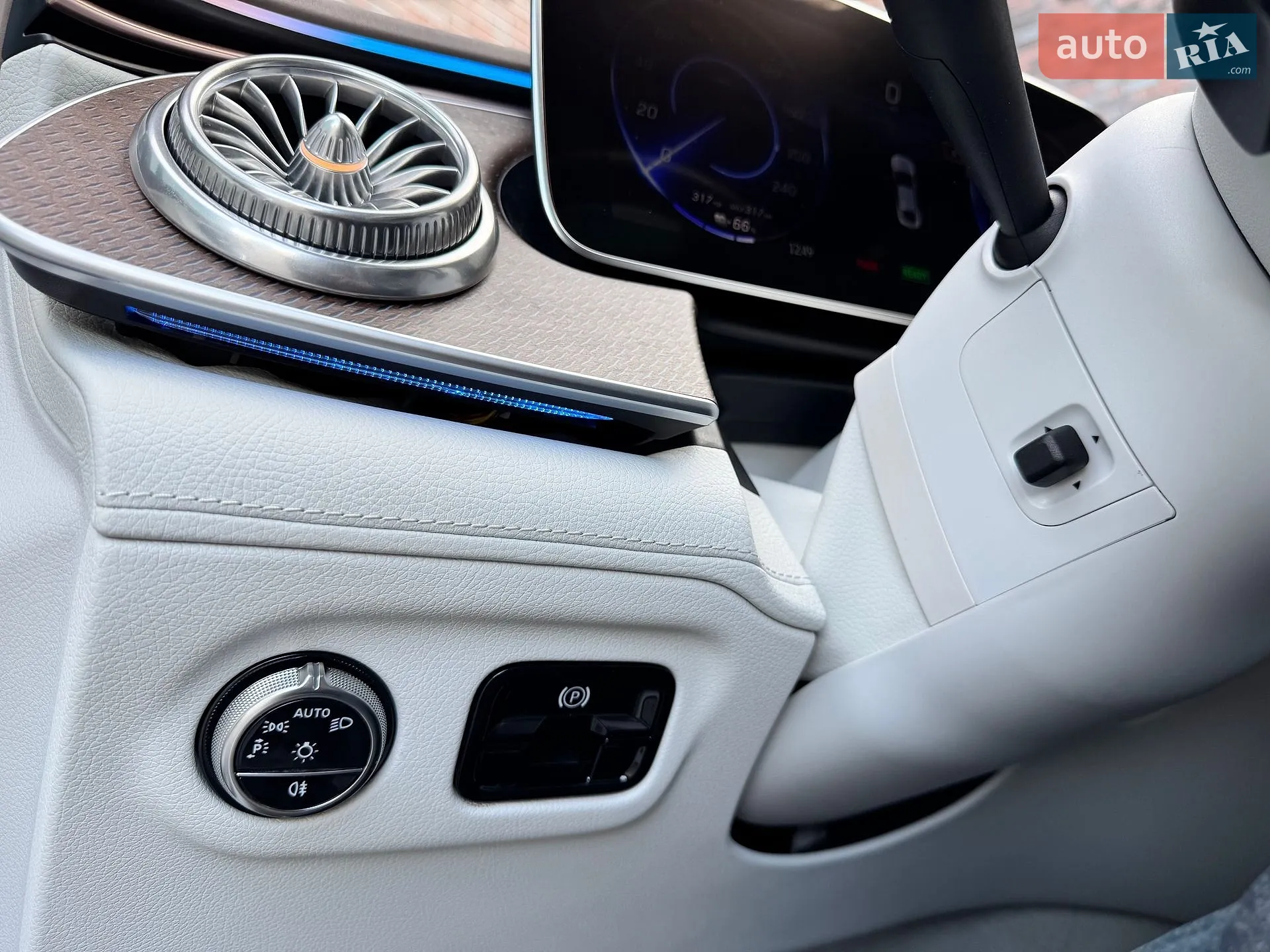 2022 Mercedes-Benz EQE - мініатюра 27