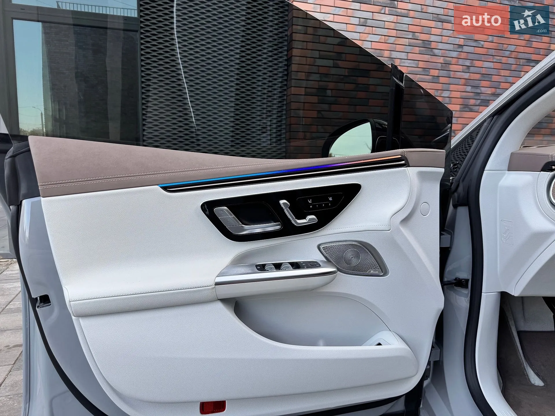 2022 Mercedes-Benz EQE - мініатюра 31