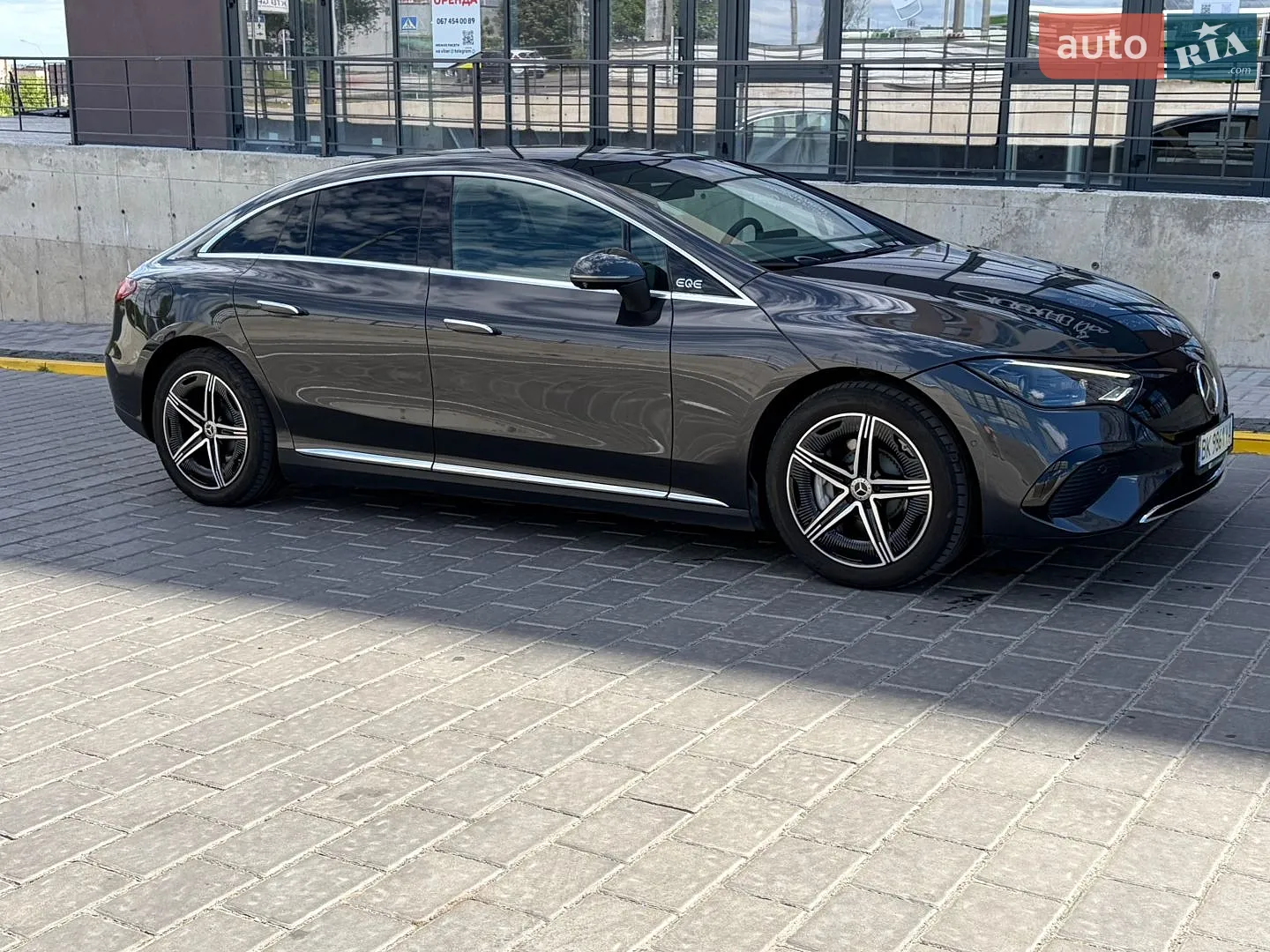 2022 Mercedes-Benz EQE - мініатюра 10