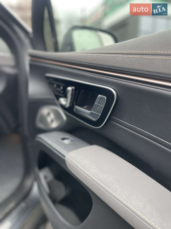 Седан Mercedes-Benz EQS SUV 2023 в Черновцах