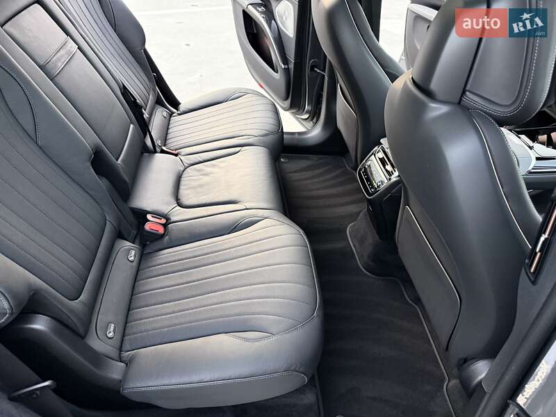 Седан Mercedes-Benz EQS SUV 2023 в Киеве