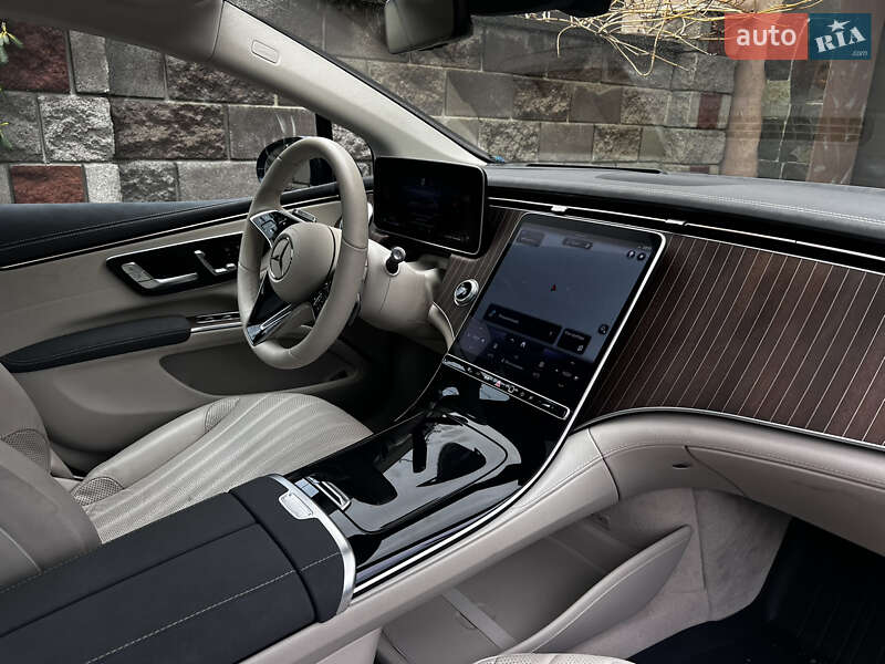 Седан Mercedes-Benz EQS 2021 в Ровно