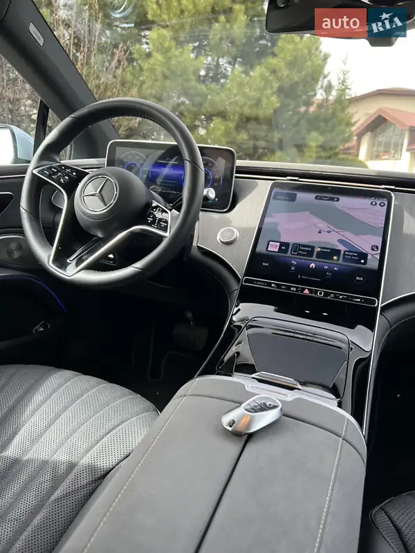 Mercedes-Benz EQS