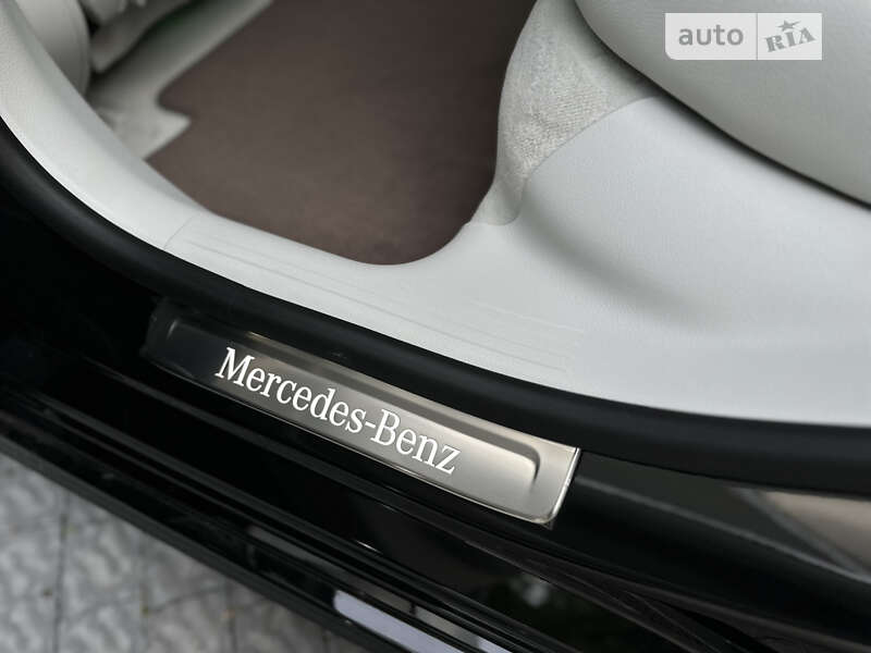 Седан Mercedes-Benz EQS 2022 в Львове