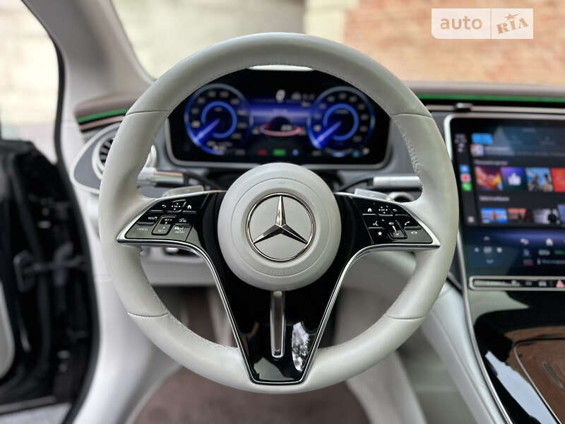 Седан Mercedes-Benz EQS 2022 в Львове