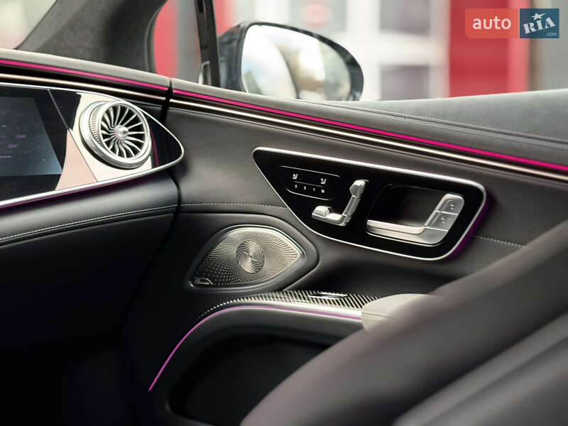 Седан Mercedes-Benz EQS 2022 в Киеве