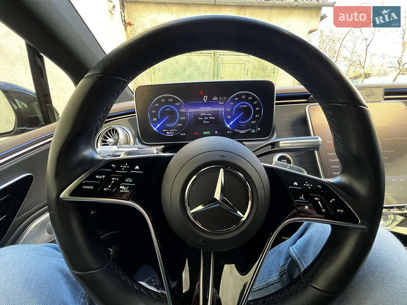 Седан Mercedes-Benz EQS 2022 в Дрогобыче