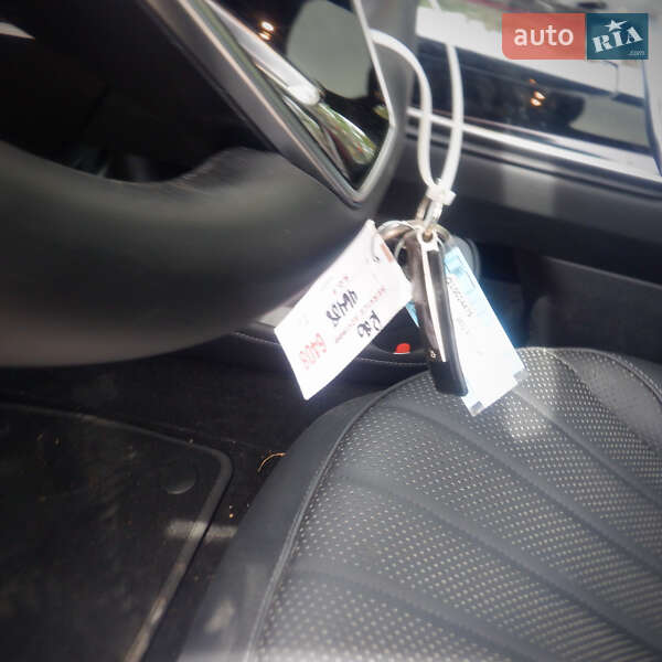 Седан Mercedes-Benz EQS 2022 в Дрогобыче