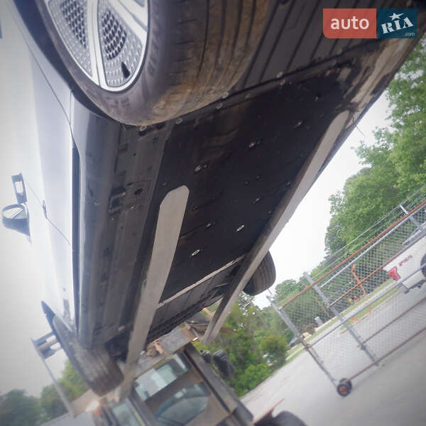 Седан Mercedes-Benz EQS 2022 в Дрогобыче