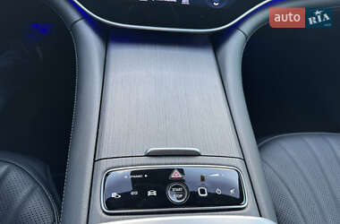 Седан Mercedes-Benz EQS 2022 в 