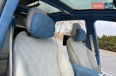 Седан Mercedes-Benz EQS 2023 в 