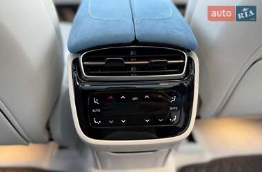 Седан Mercedes-Benz EQS 2023 в 