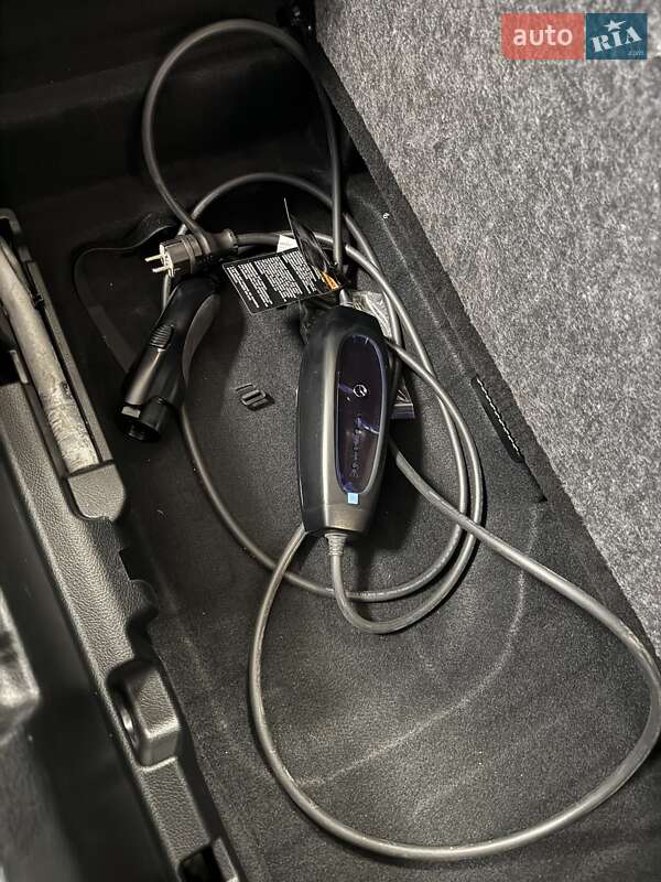 Седан Mercedes-Benz EQS 2022 в Кропивницком