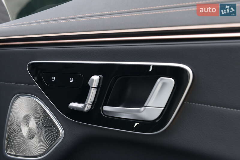 Седан Mercedes-Benz EQS 2023 в Мукачево