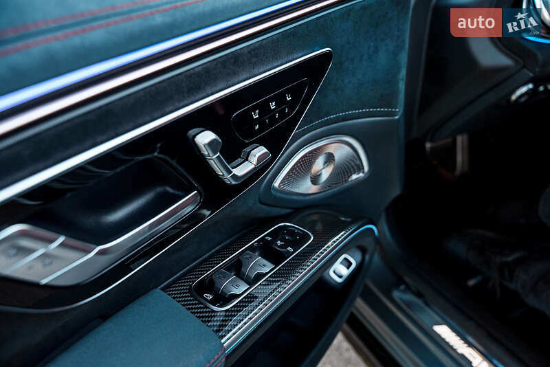 Седан Mercedes-Benz EQS 2022 в Киеве