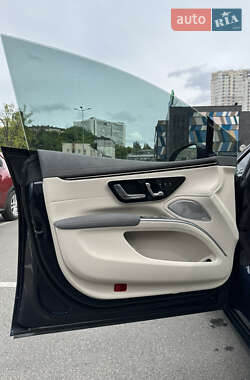 Седан Mercedes-Benz EQS 2022 в 